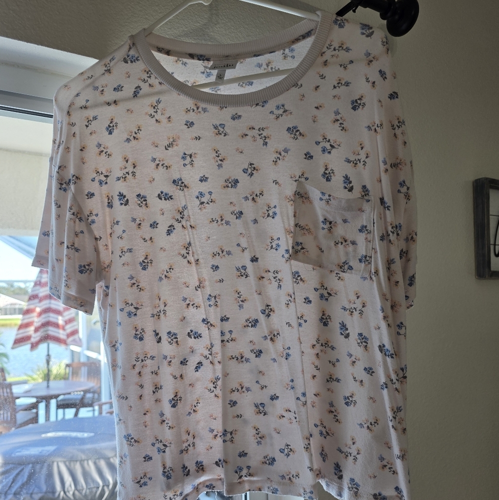 Belle Du Jour White Floral Tee